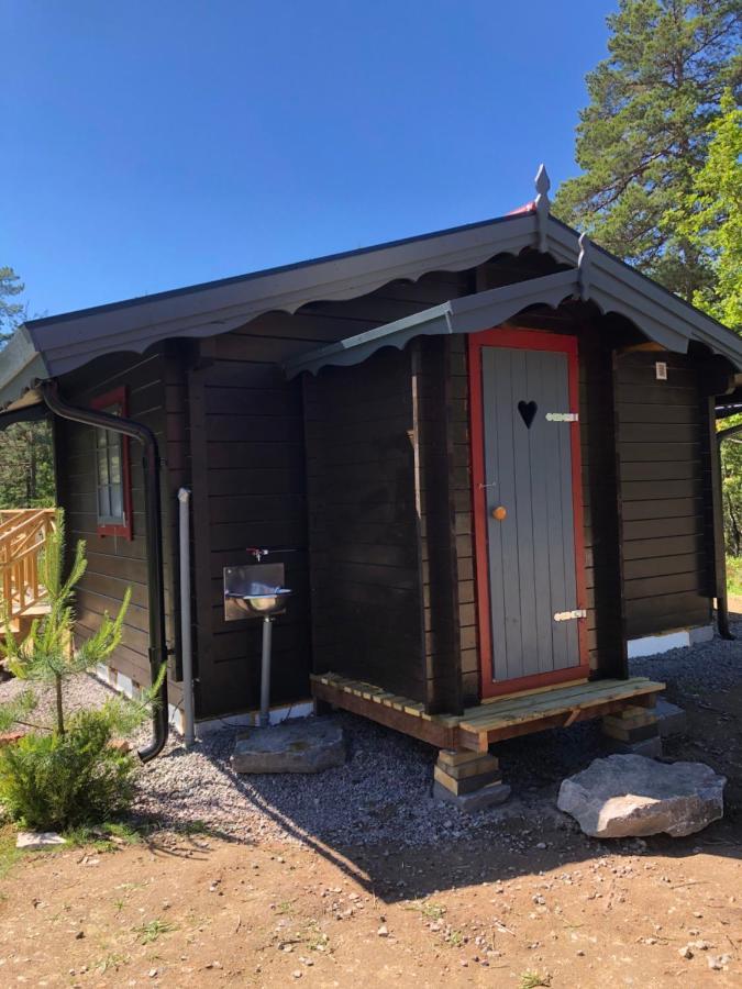 Timber Cottages With Jacuzzi And Sauna Near Lake Vanern Karlstad Exterior photo